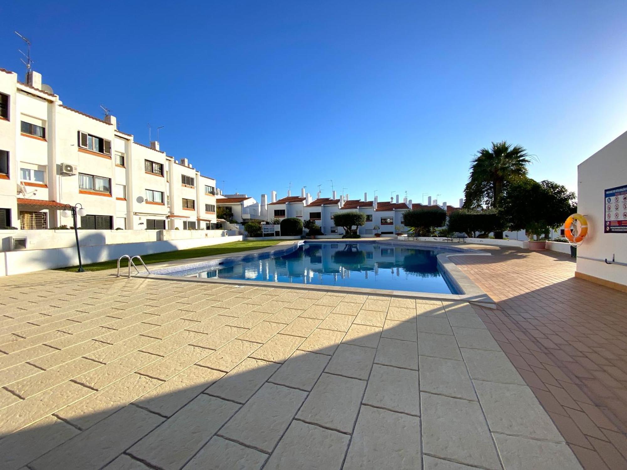 Harmony With Pool By Homing Apartment